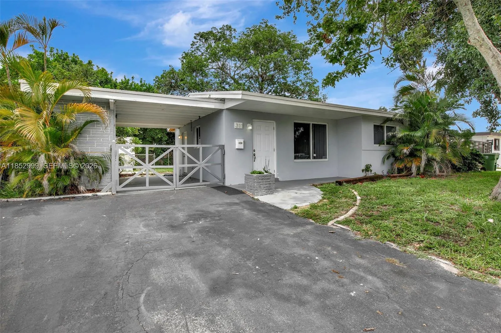 311 SW 68th Ter, Pembroke Pines FL 33023