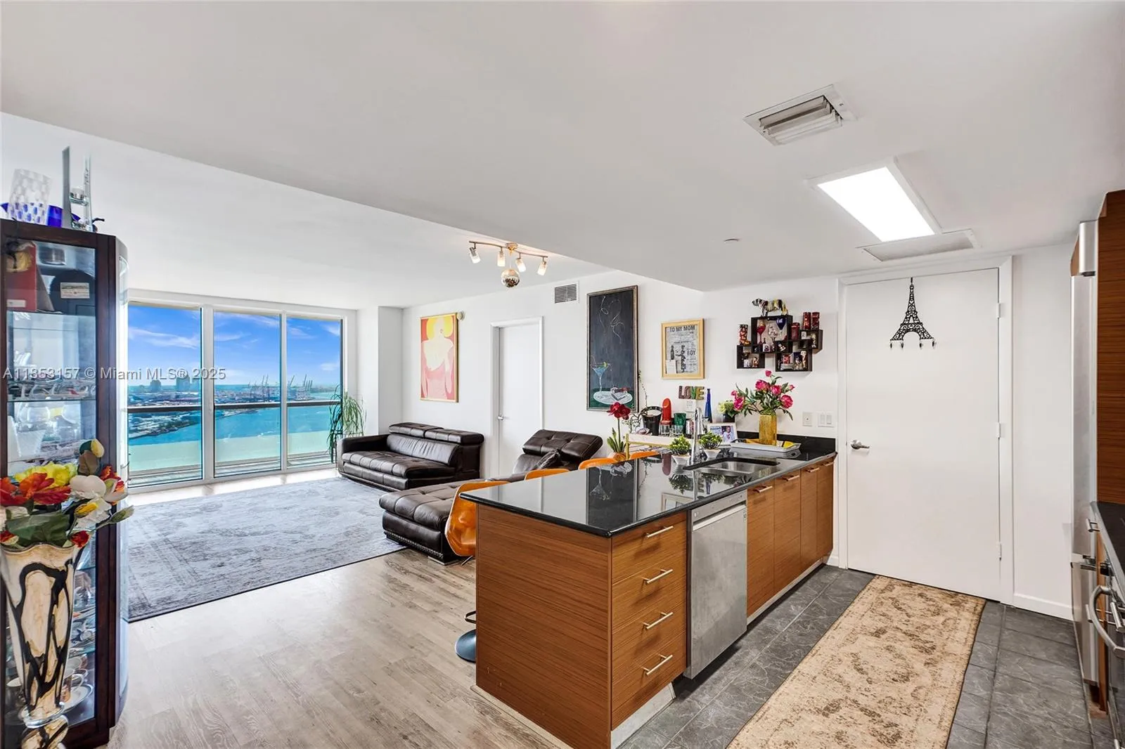 50 Biscayne Blvd # 3006, Miami FL 33132