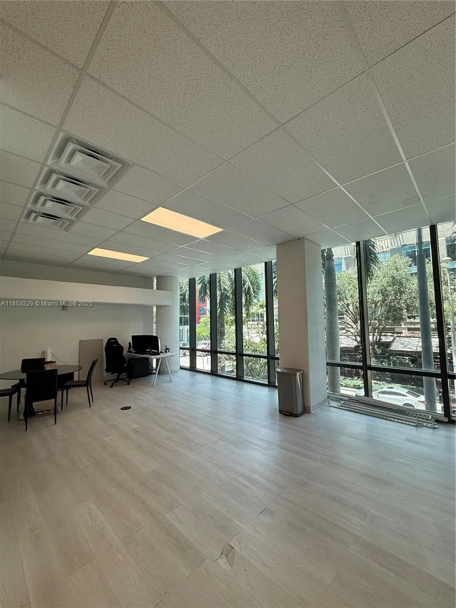 125 NE 32nd Street suite E1, Miami FL 33137