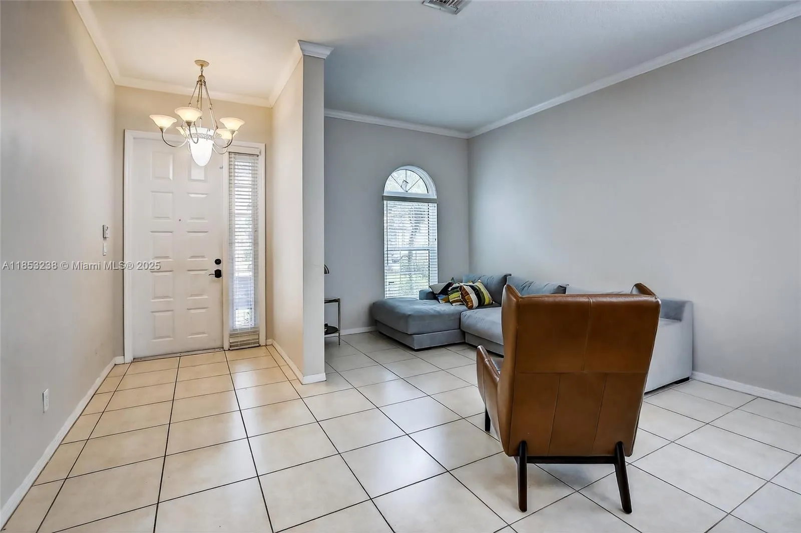 19138 Stonebrook St, Weston FL 33332