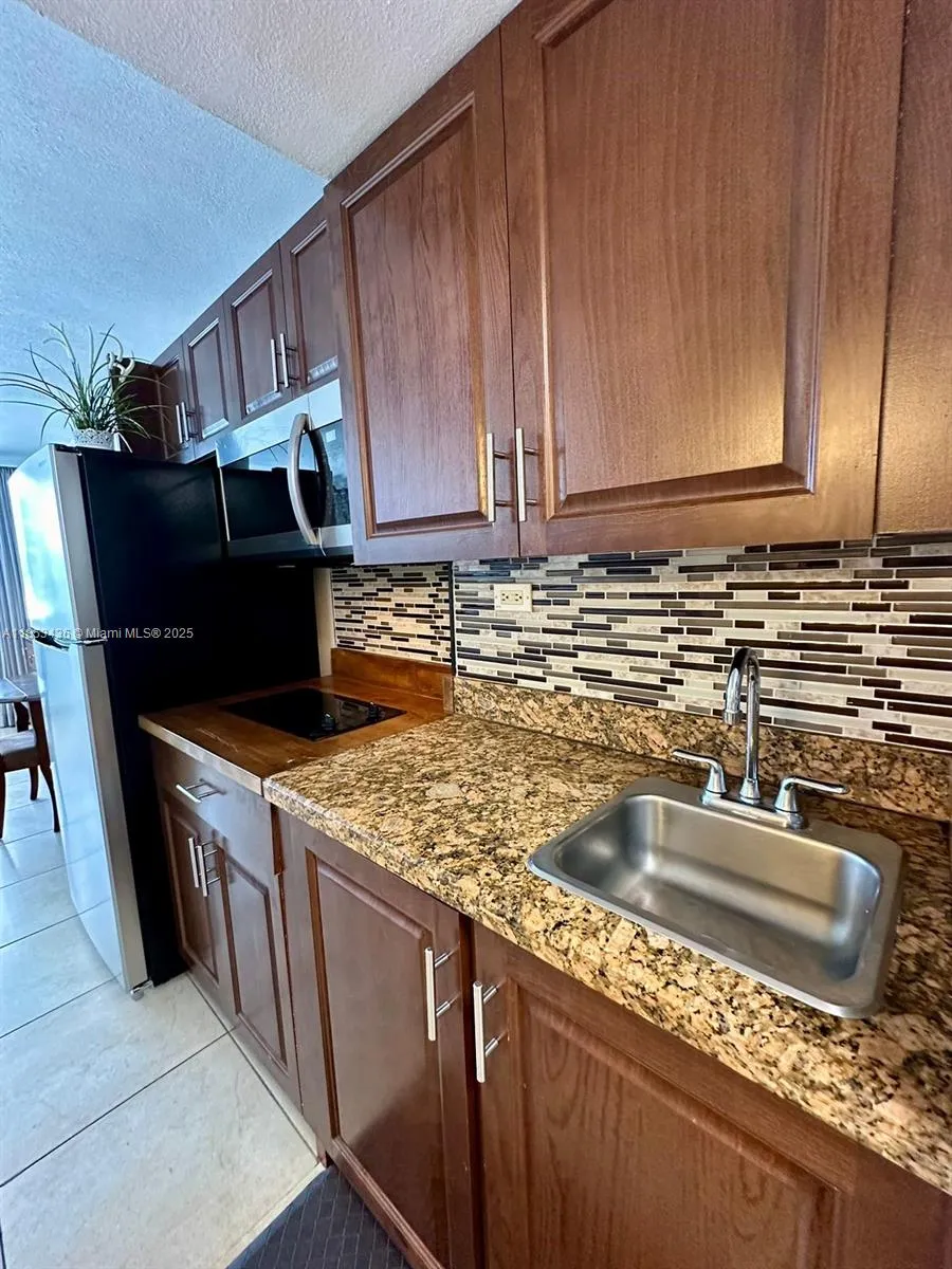 19201 Collins Ave # 108, Sunny Isles Beach FL 33160