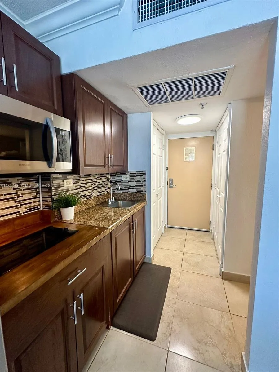 19201 Collins Ave # 108, Sunny Isles Beach FL 33160