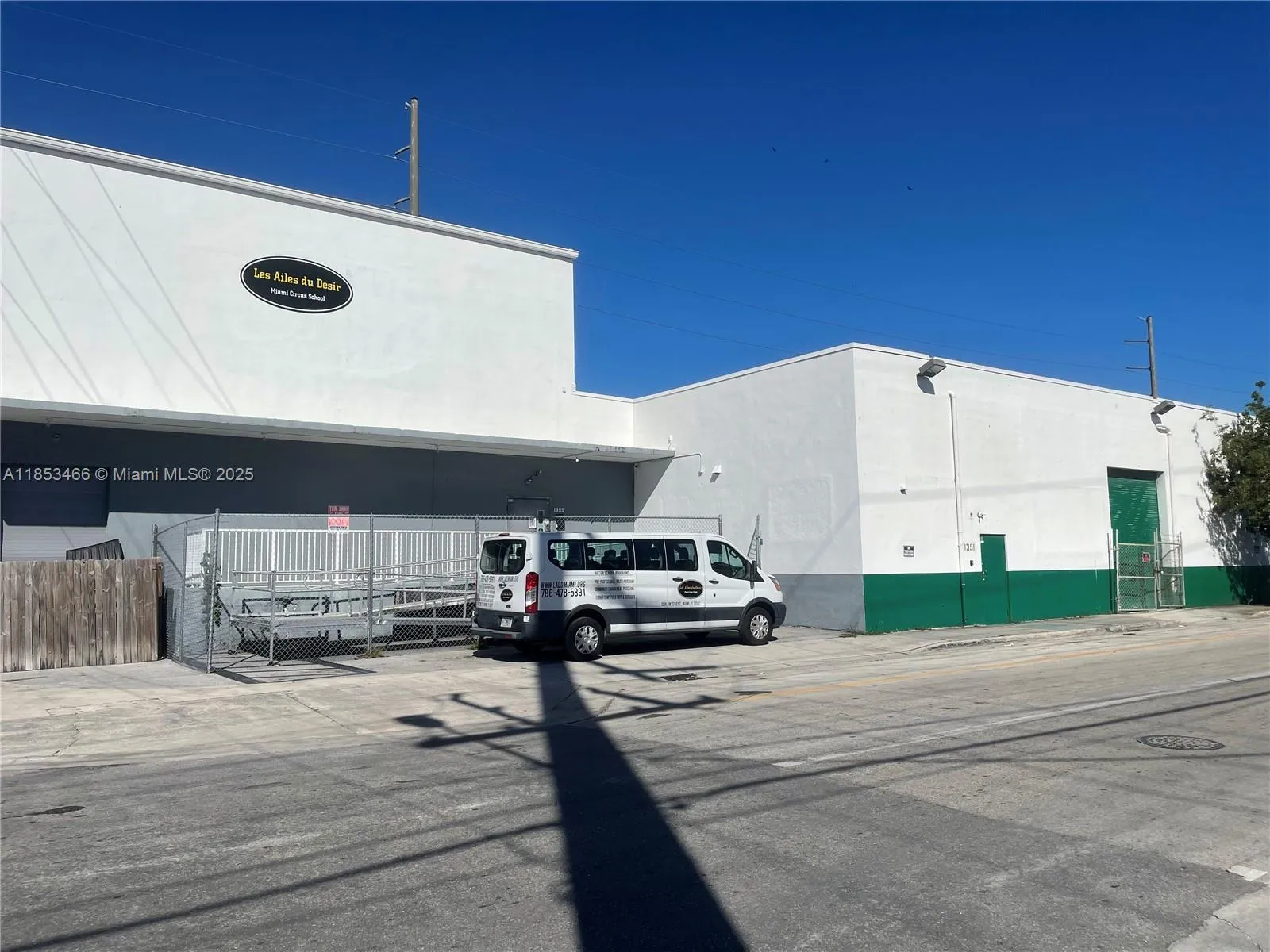 1395 NW 22nd St, Miami FL 33142