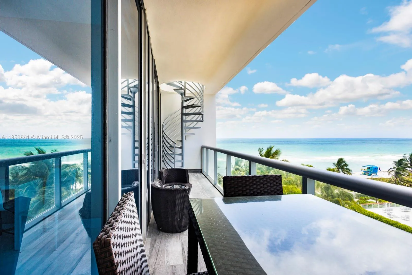 1 bedroom 1 bath for sale at 6799 Collins Ave # 507, Miami Beach FL 33141