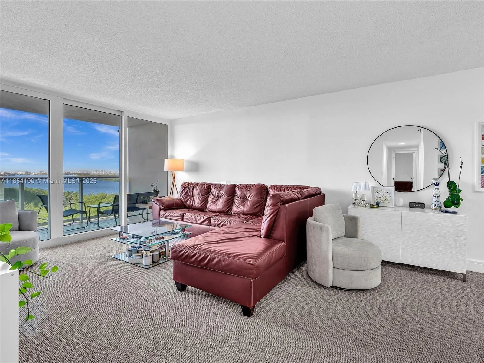 100 Bayview Dr # 1025, Sunny Isles Beach FL 33160