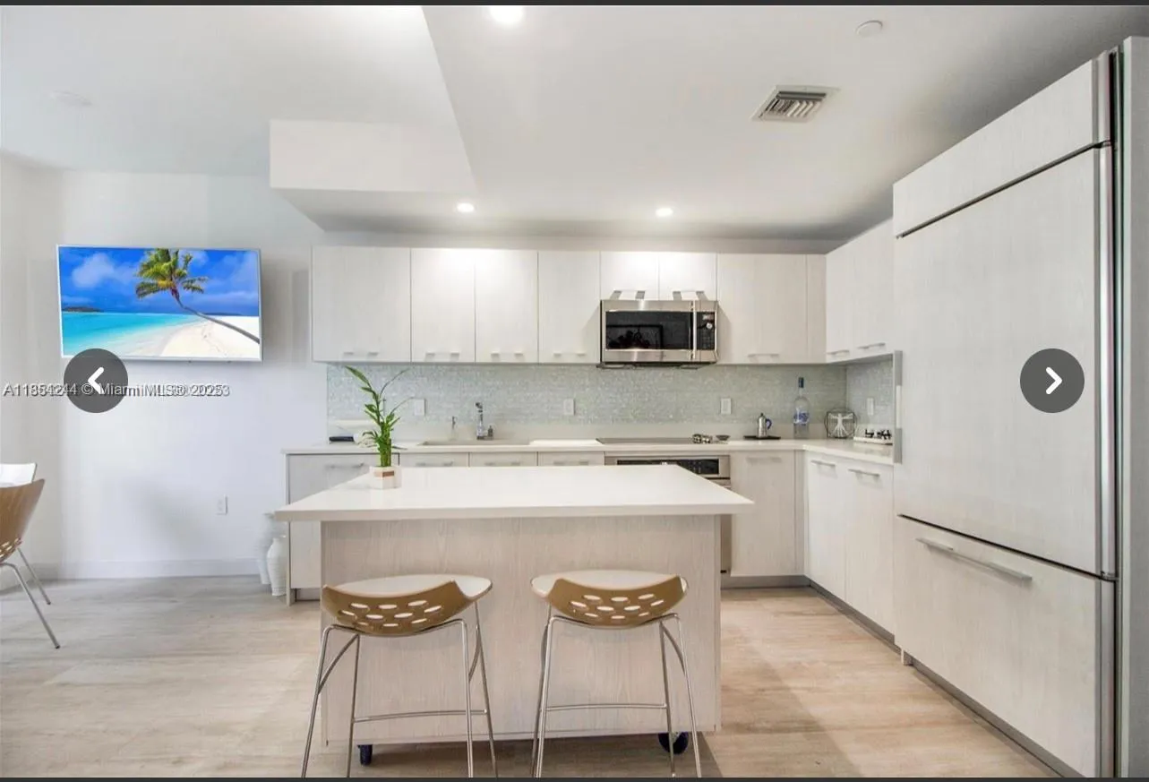 1 bedroom 1 bath for sale at 55 SW 9th St # 3802, Miami FL 33130