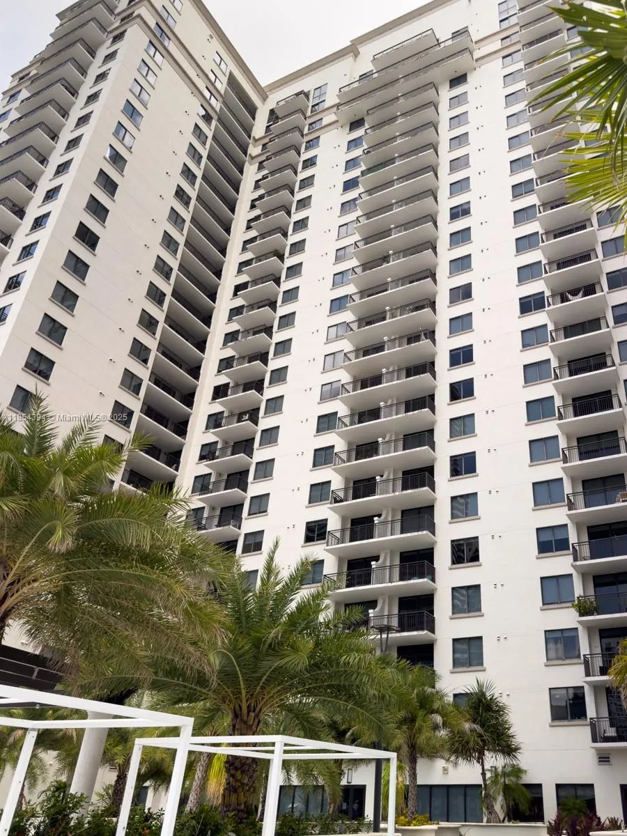 2 bedroom 2 bath for sale at 999 SW 1st Ave # 1611, Miami FL 33130