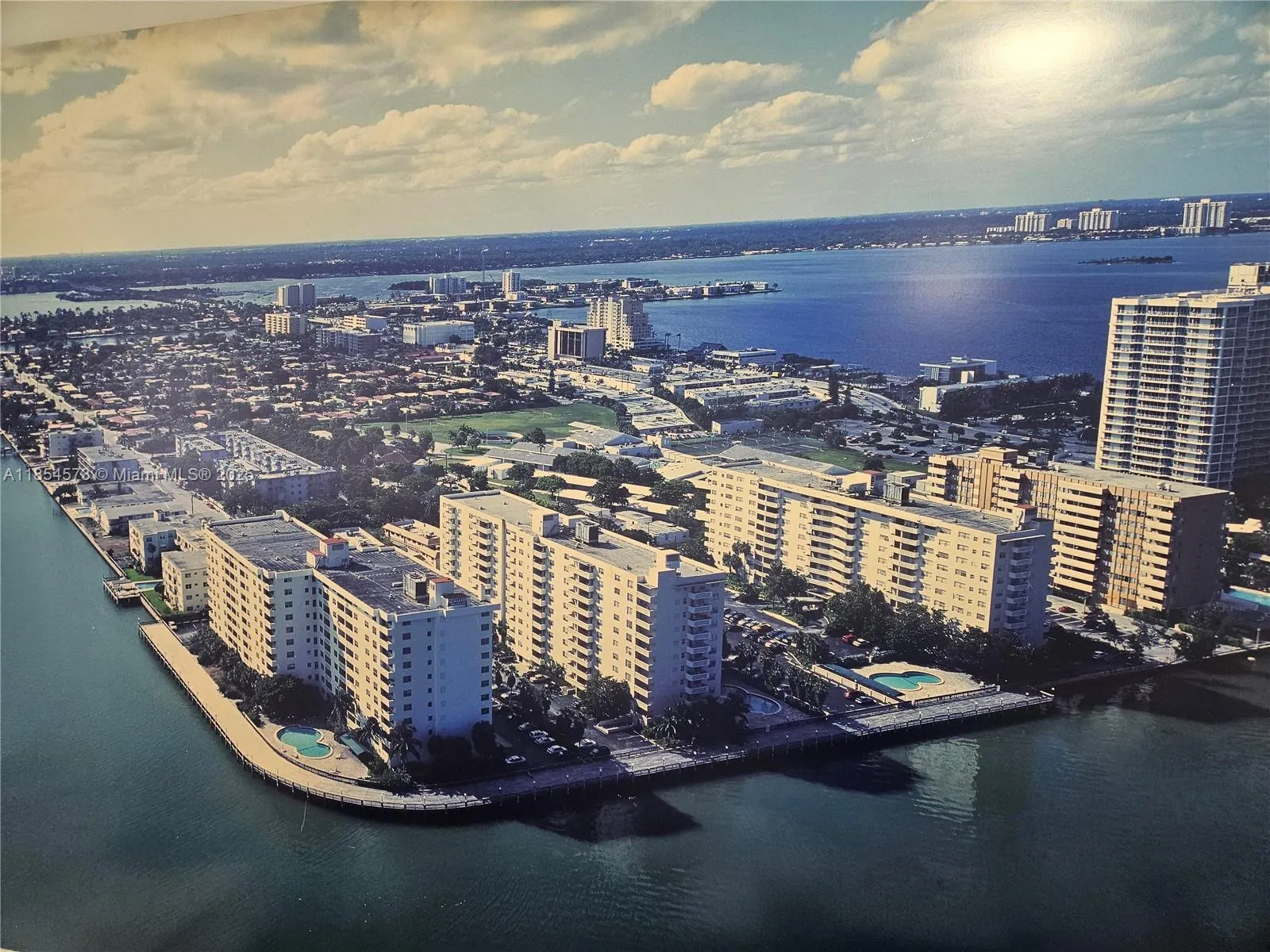 1 bedroom 1 bath for rent at 7501 E Treasure Dr # 1L, North Bay Village FL 33141