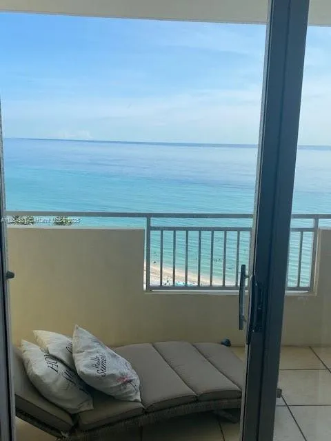 3180 S Ocean Dr # 1204, Hallandale Beach FL 33009