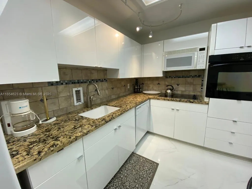 4001 S Ocean Dr # 10F, Hollywood FL 33019