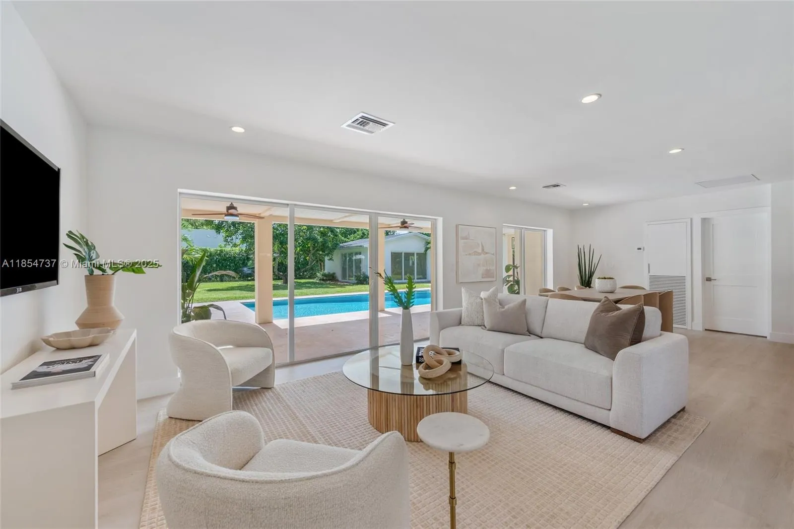 4 bedroom 3 bath for sale at 7460 SW 126th St, Pinecrest FL 33156