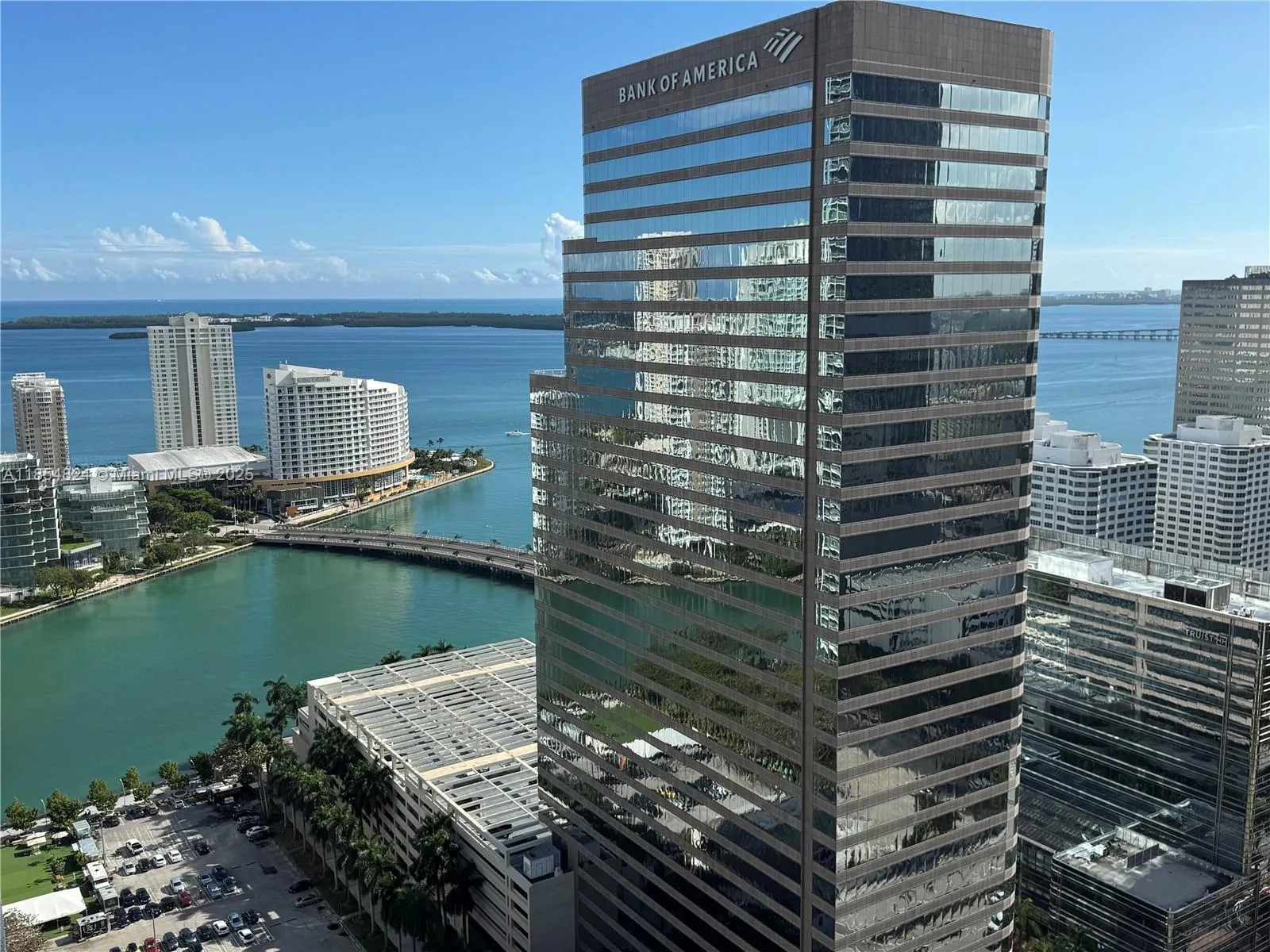 1 bedroom 1 bath for sale at 500 Brickell Ave # 1204, Miami FL 33131