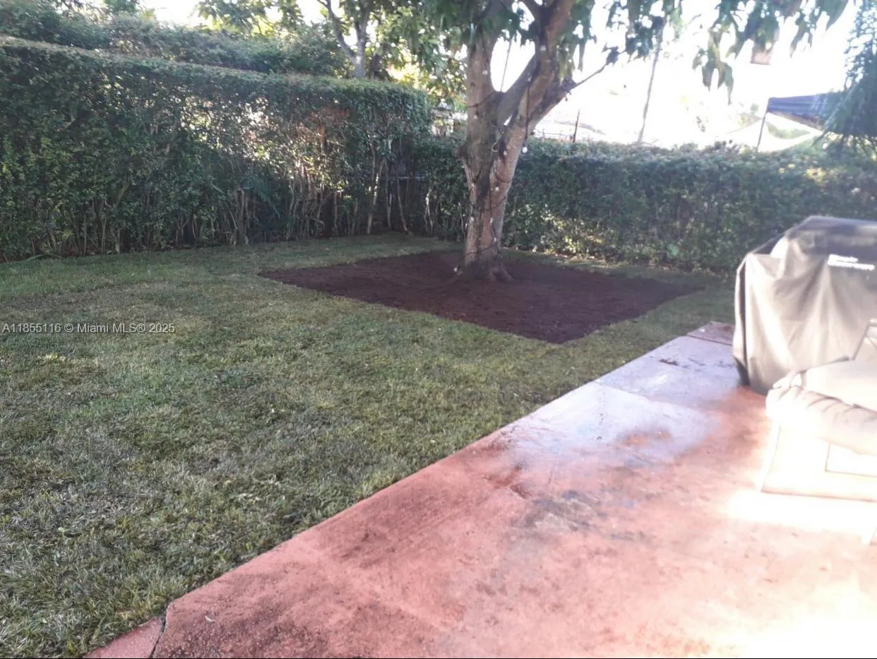702 Boabadilla St, Coral Gables FL 33134