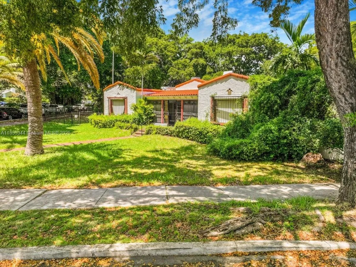 5900 NE 5th Ave, Miami FL 33137