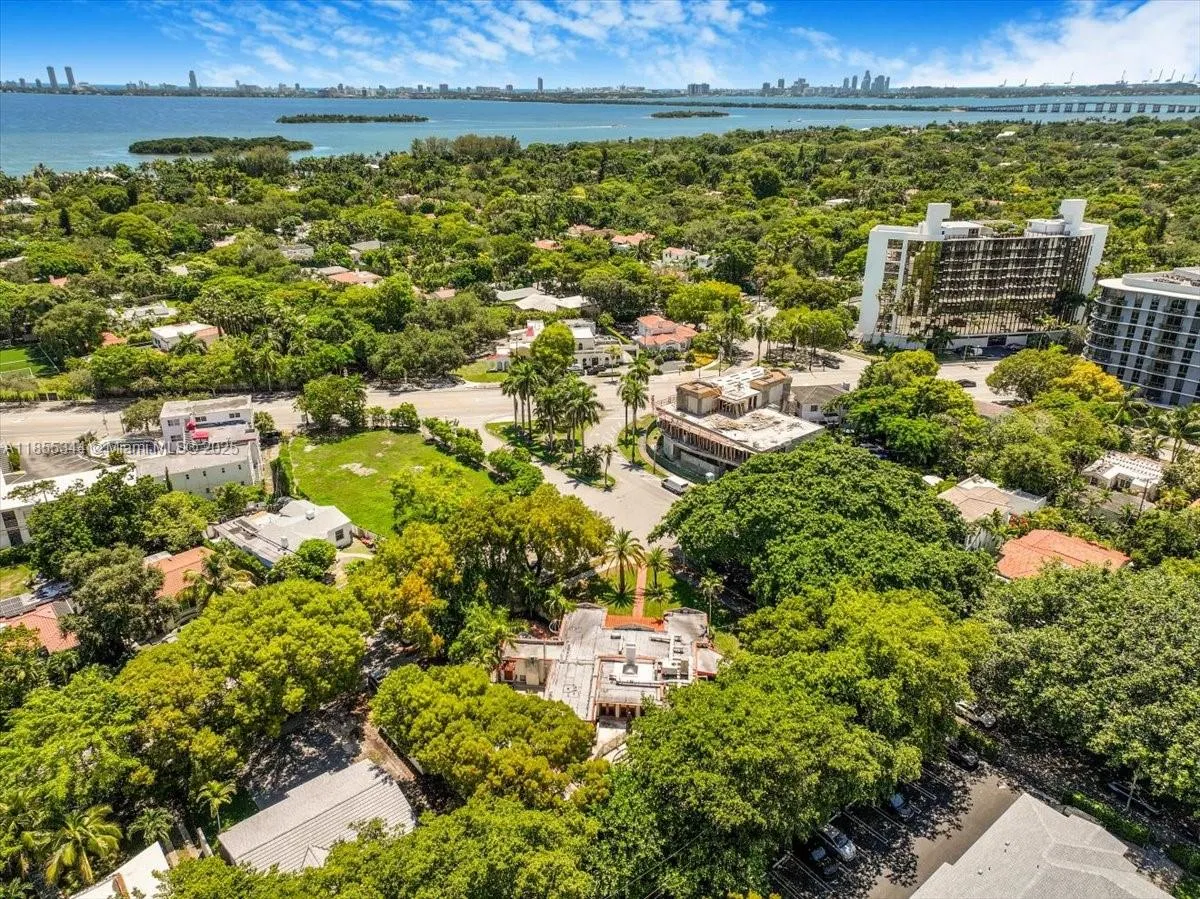 5900 NE 5th Ave, Miami FL 33137