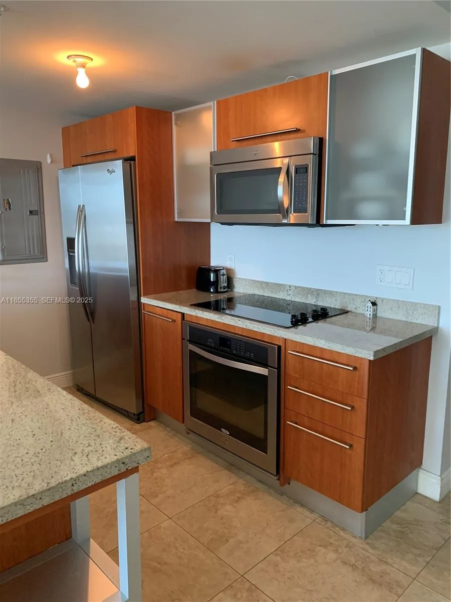 185 SW 7th St # 2202, Miami FL 33130