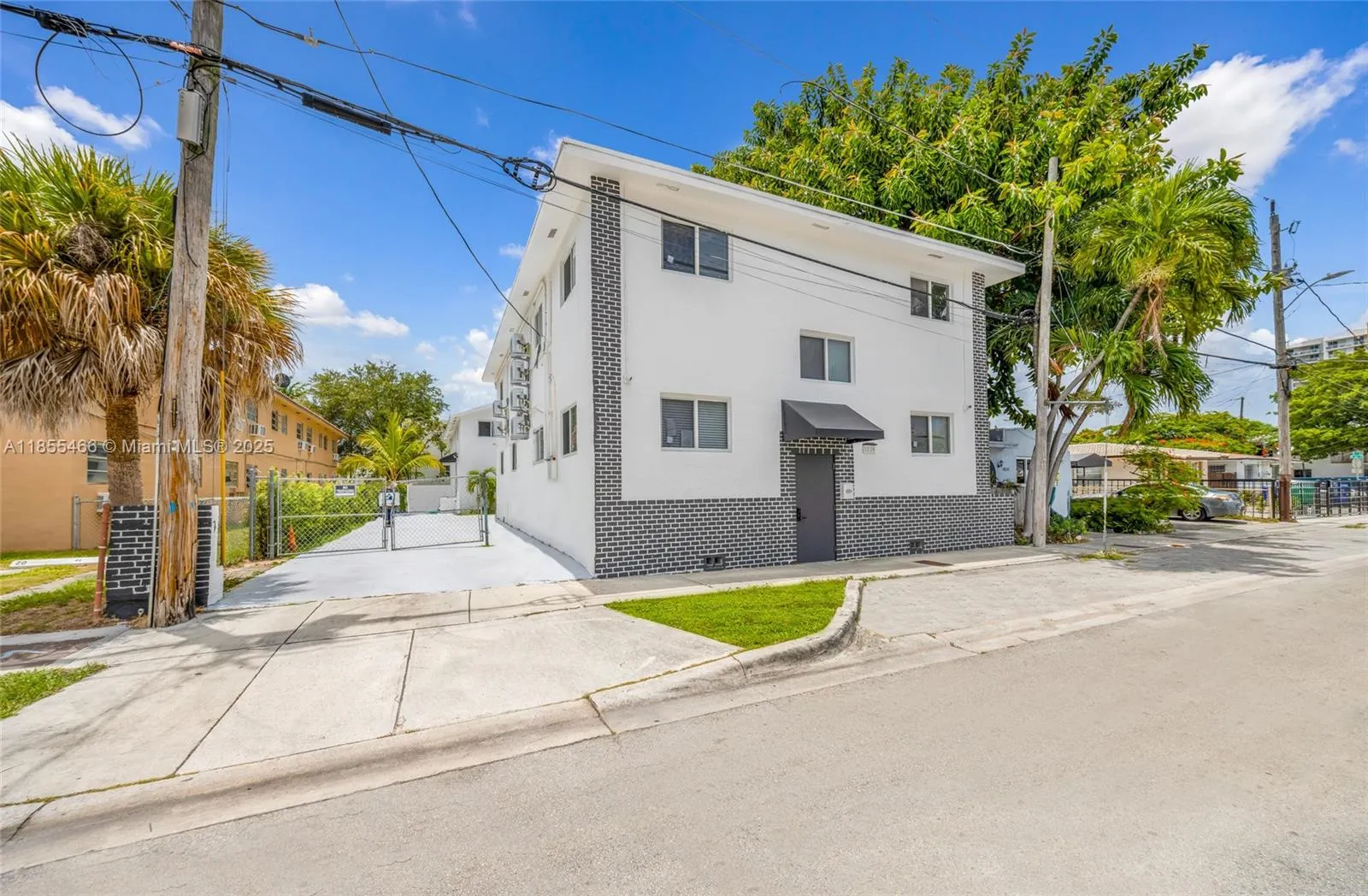 1028 SW 9th Ave, Miami FL 33130