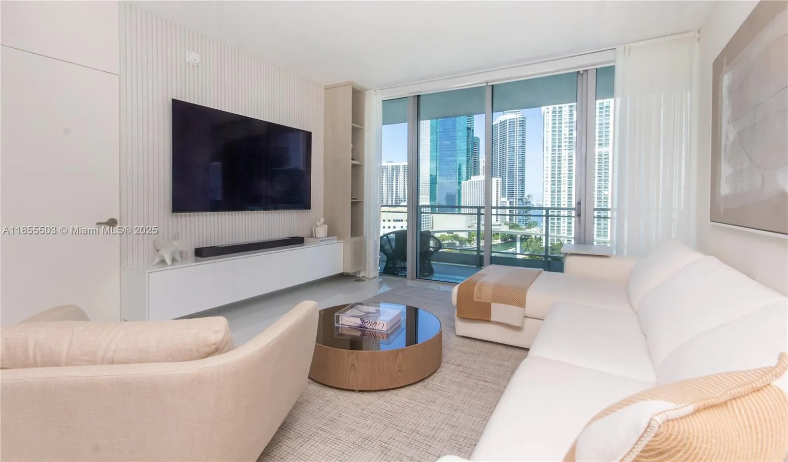2 bedroom 2 bath for sale at 92 SW 3rd St # 1711, Miami FL 33130