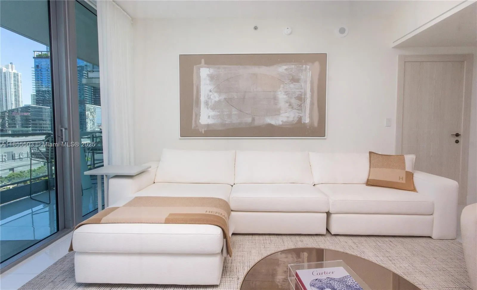 92 SW 3rd St # 1711, Miami FL 33130