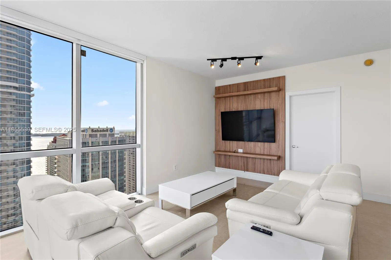 1060 Brickell Ave # 4001, Miami FL 33131