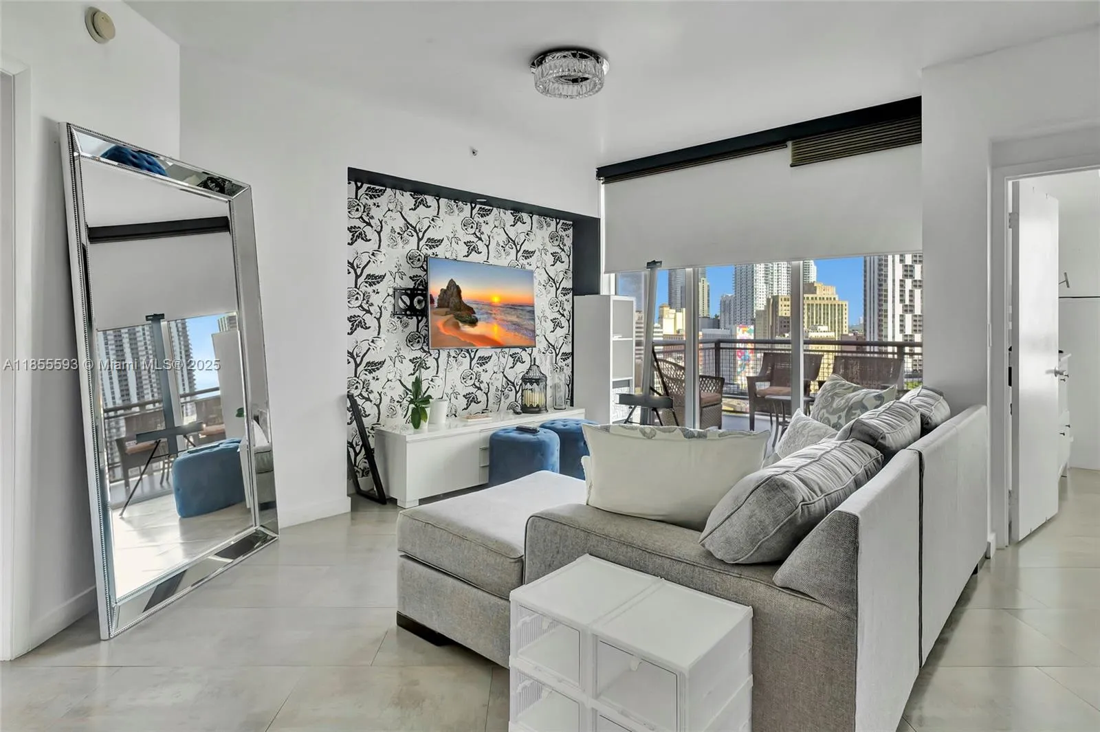 2 bedroom 2 bath for sale at 350 S Miami Ave # 1703, Miami FL 33130