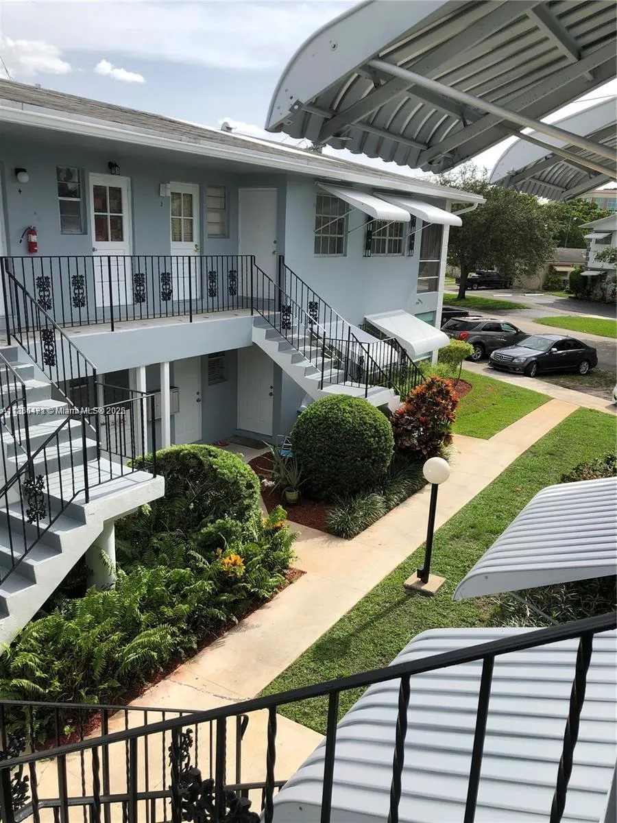 3720 Harrison St # 4, Hollywood FL 33021