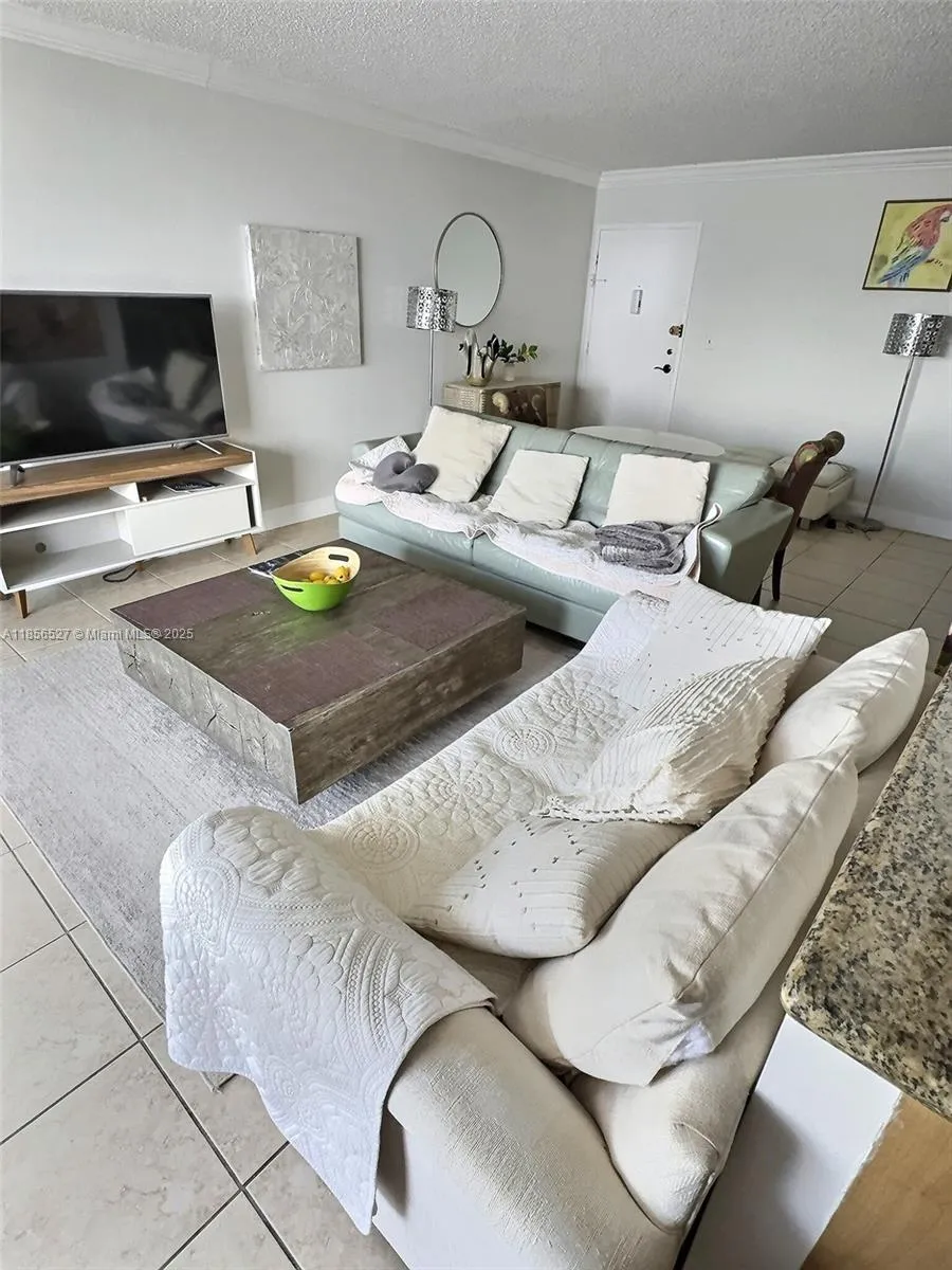 137 Golden Isles Dr # 1109, Hallandale Beach FL 33009