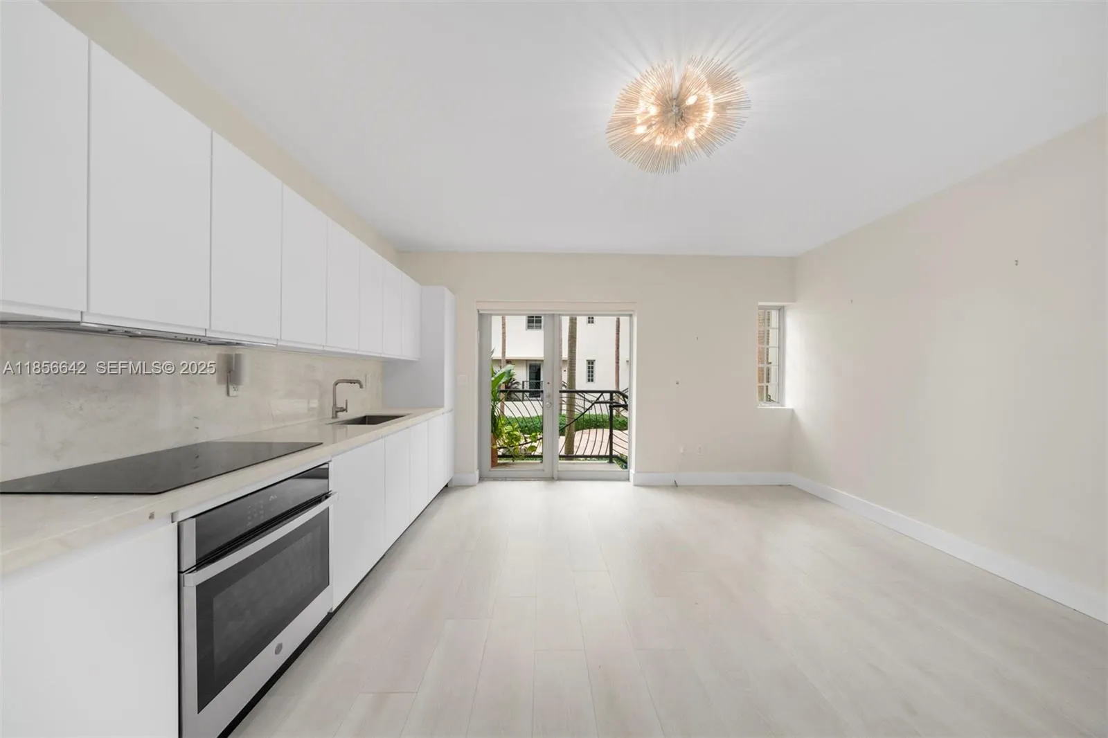 1 bedroom 1 bath for sale at 435 21st St # 103, Miami Beach FL 33139