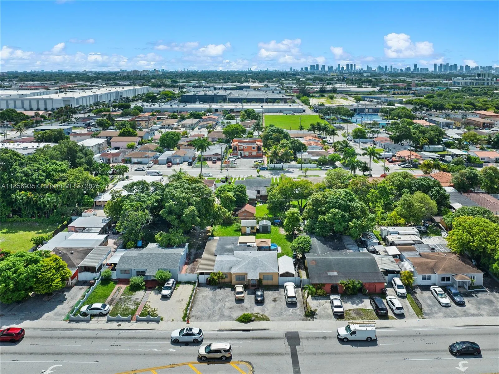 for sale at 871 SE 8th Ave, Hialeah FL 33010