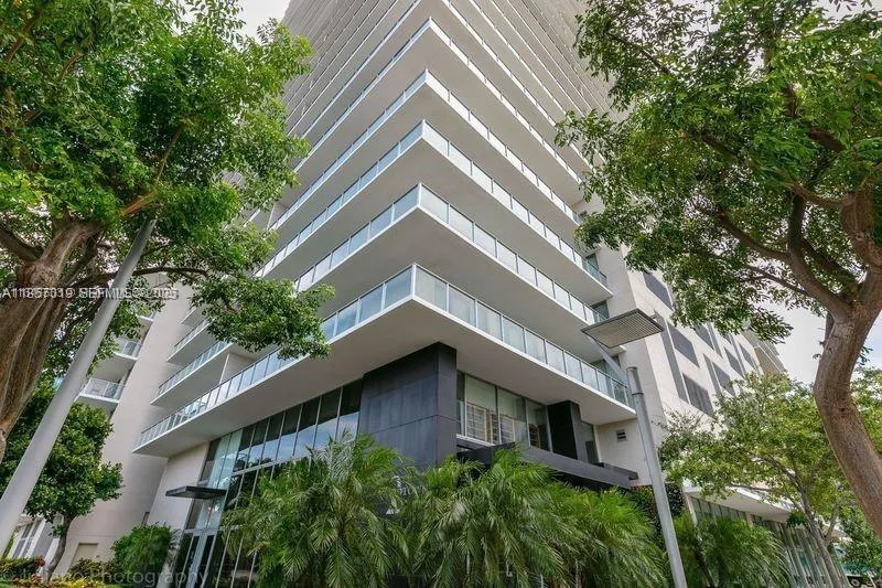 1 bedroom 1 bath for sale at 3470 E Coast Ave # H0603, Miami FL 33137