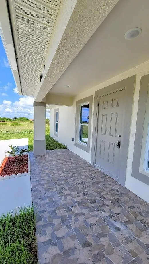 9019 E Crow Cir, La Belle FL 33935