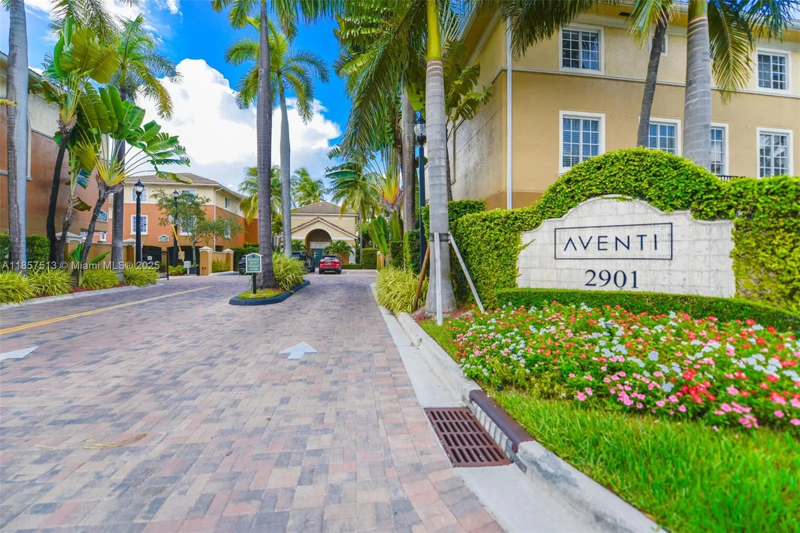 3 bedroom 2 bath for sale at 2811 NE 185th St # 801, Aventura FL 33180