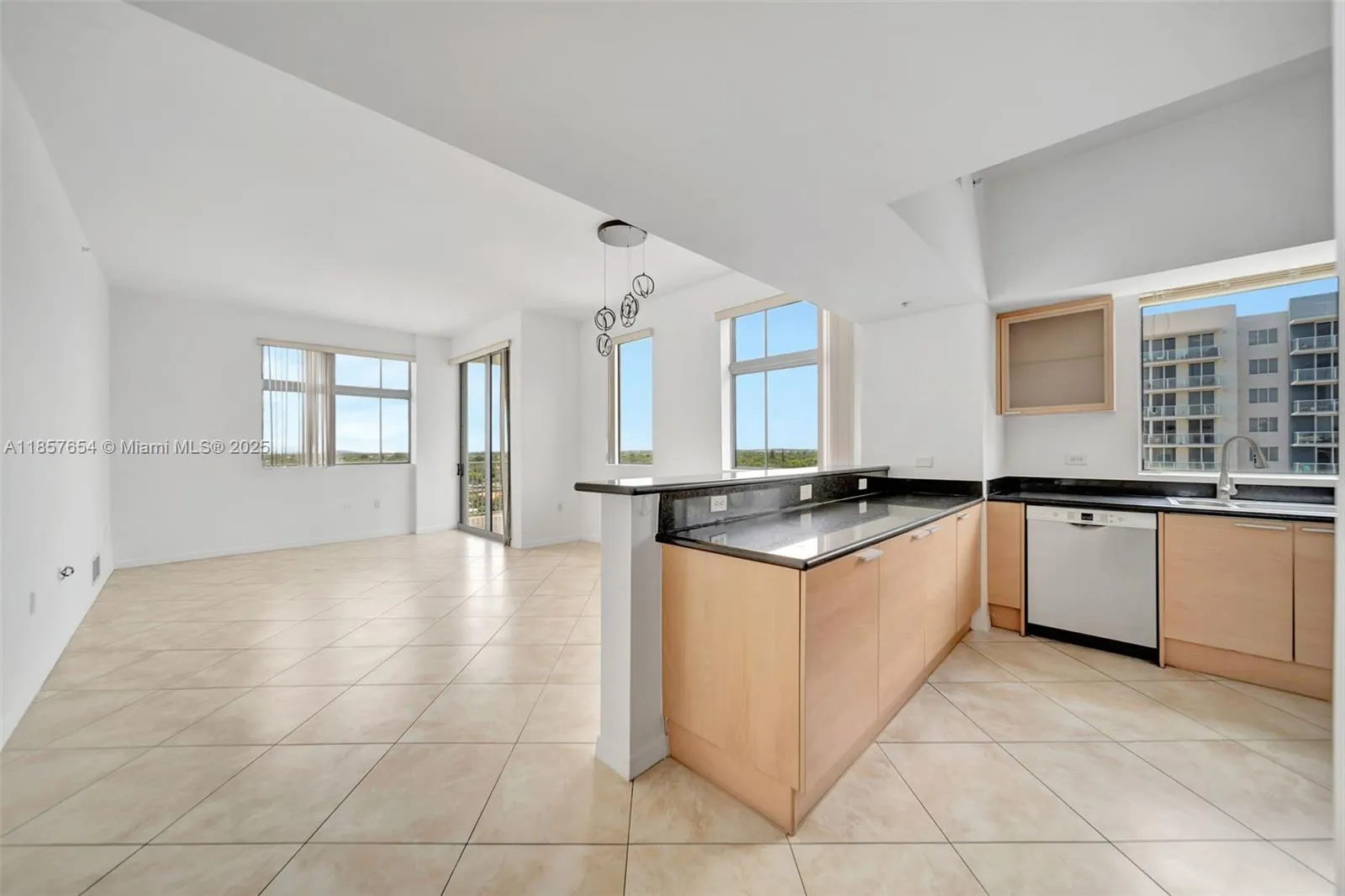 3 bedroom 3 bath for sale at 140 S Dixie Hwy, Hollywood FL 33020