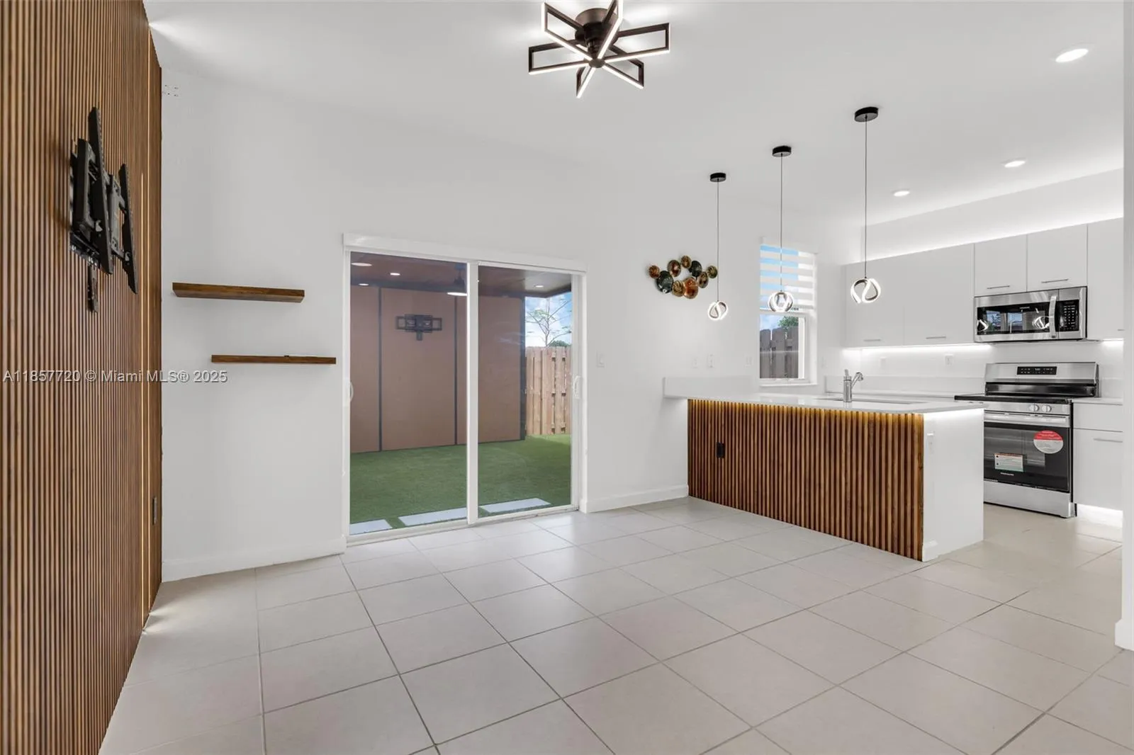 12373 NW 24th Pl, Miami FL 33167