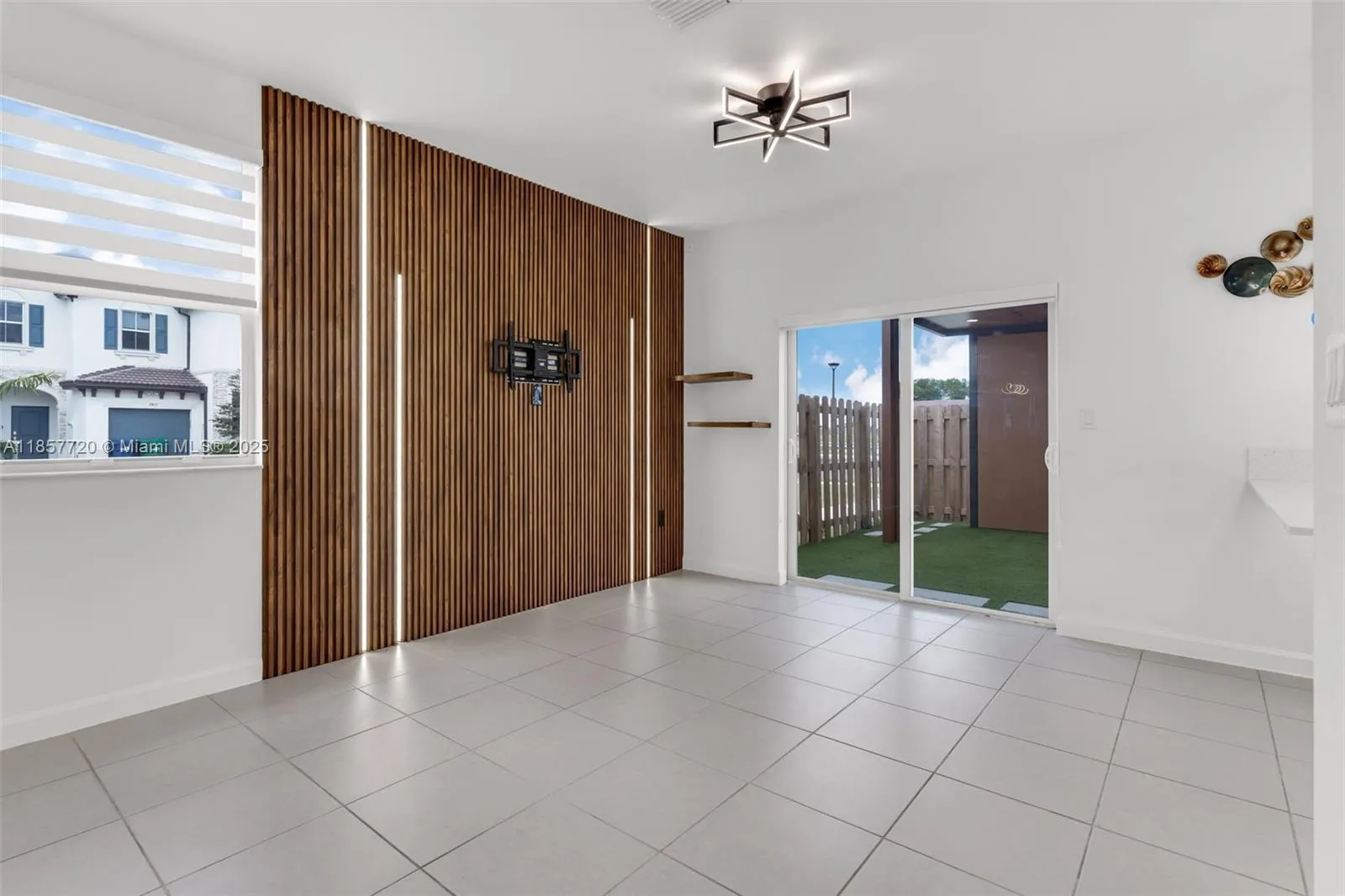 12373 NW 24th Pl, Miami FL 33167