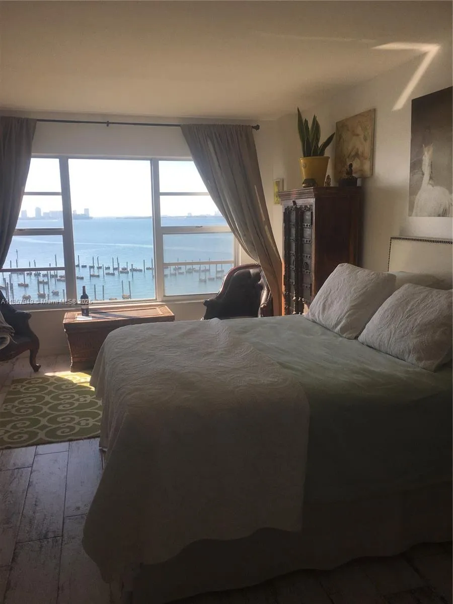 11111 Biscayne Blvd # 5D, Miami FL 33181