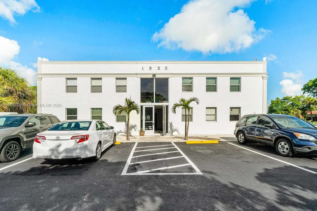 for sale at 1530 Crescent Cir, West Palm Beach FL 33403
