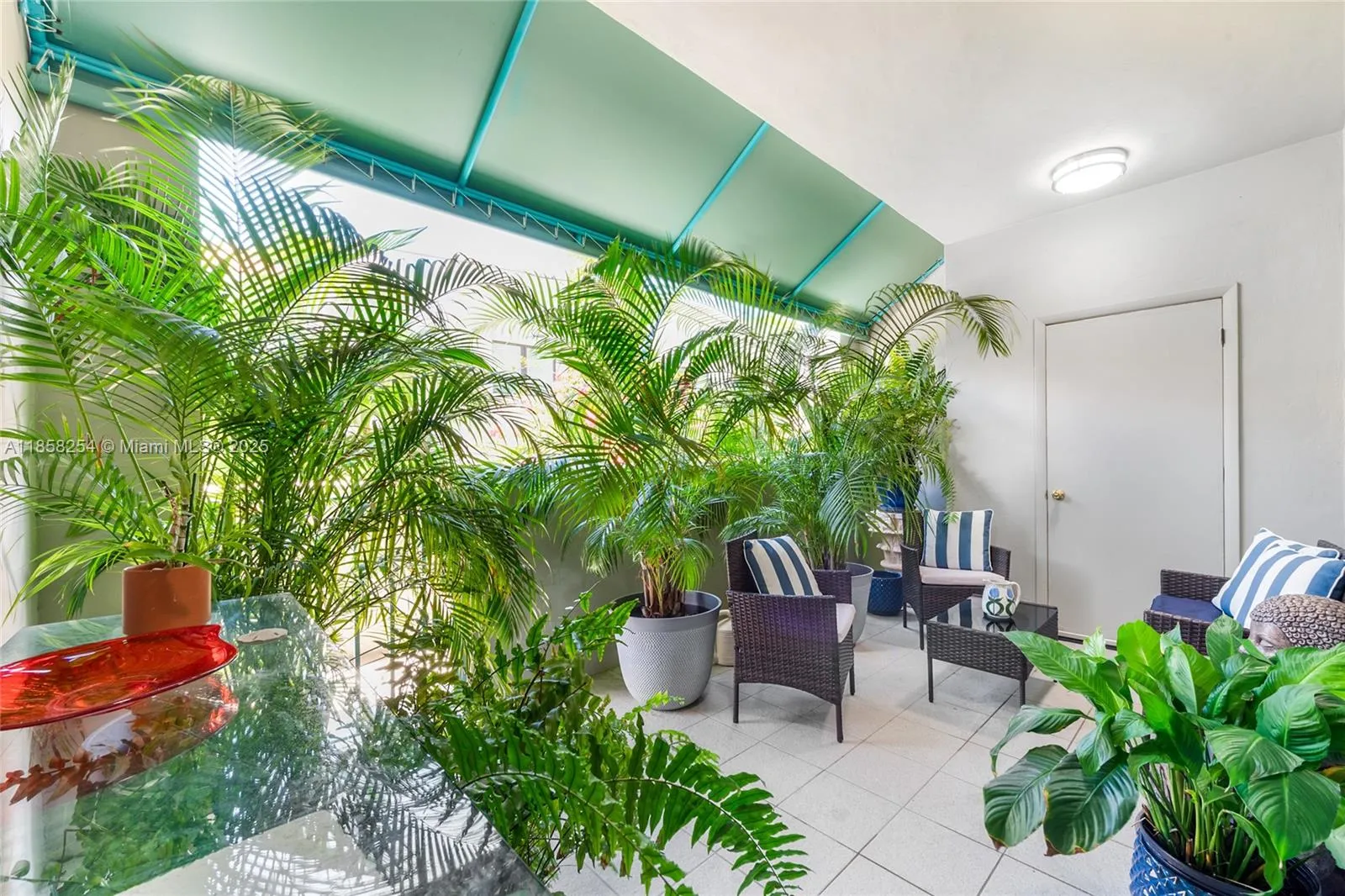 612 Valencia Ave # 104, Coral Gables FL 33134