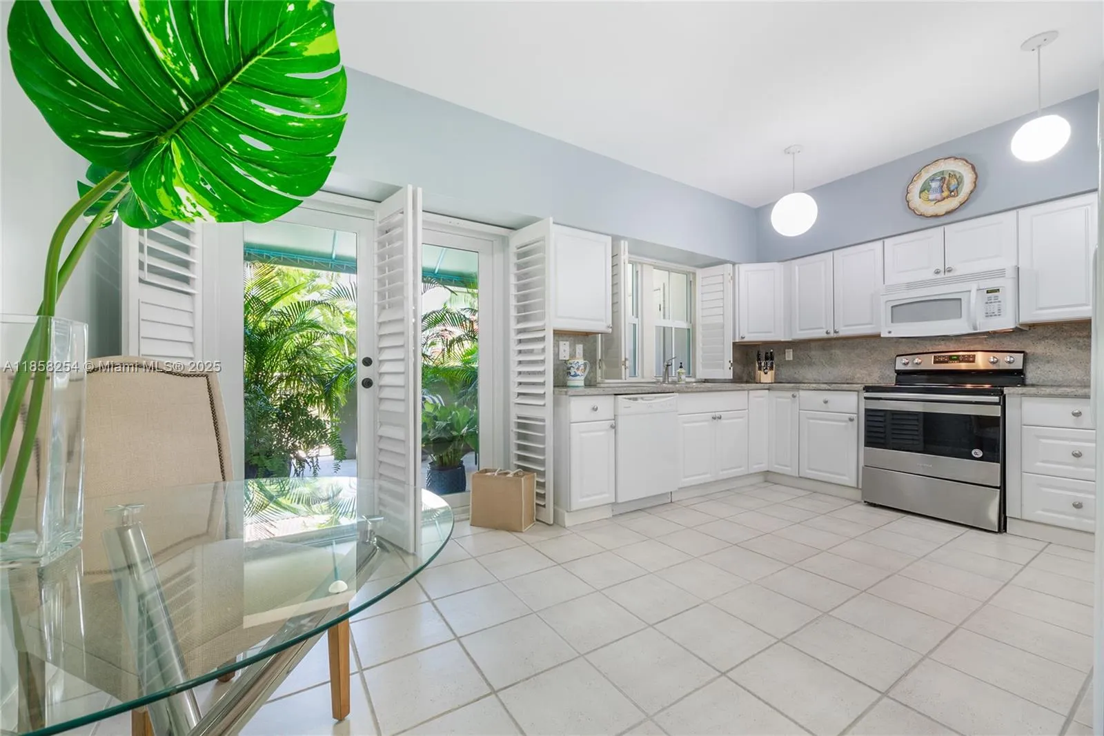 612 Valencia Ave # 104, Coral Gables FL 33134