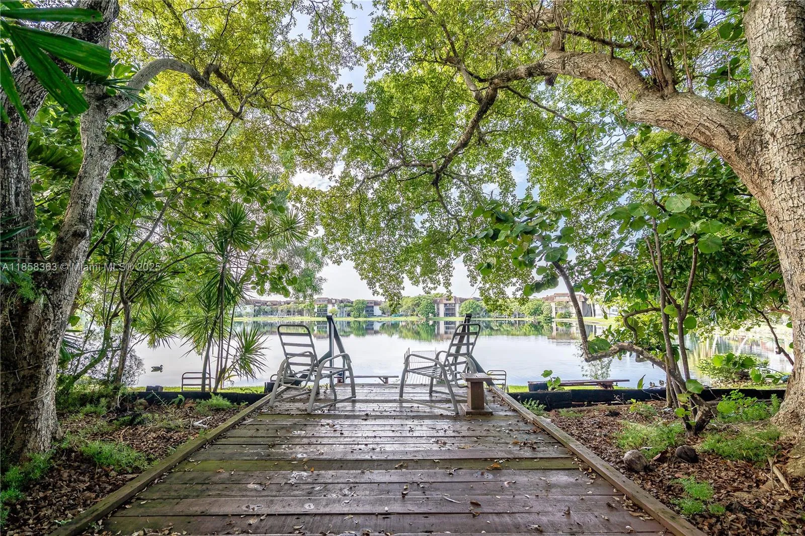 594 NE 199th Ter # 4Y, Miami FL 33179