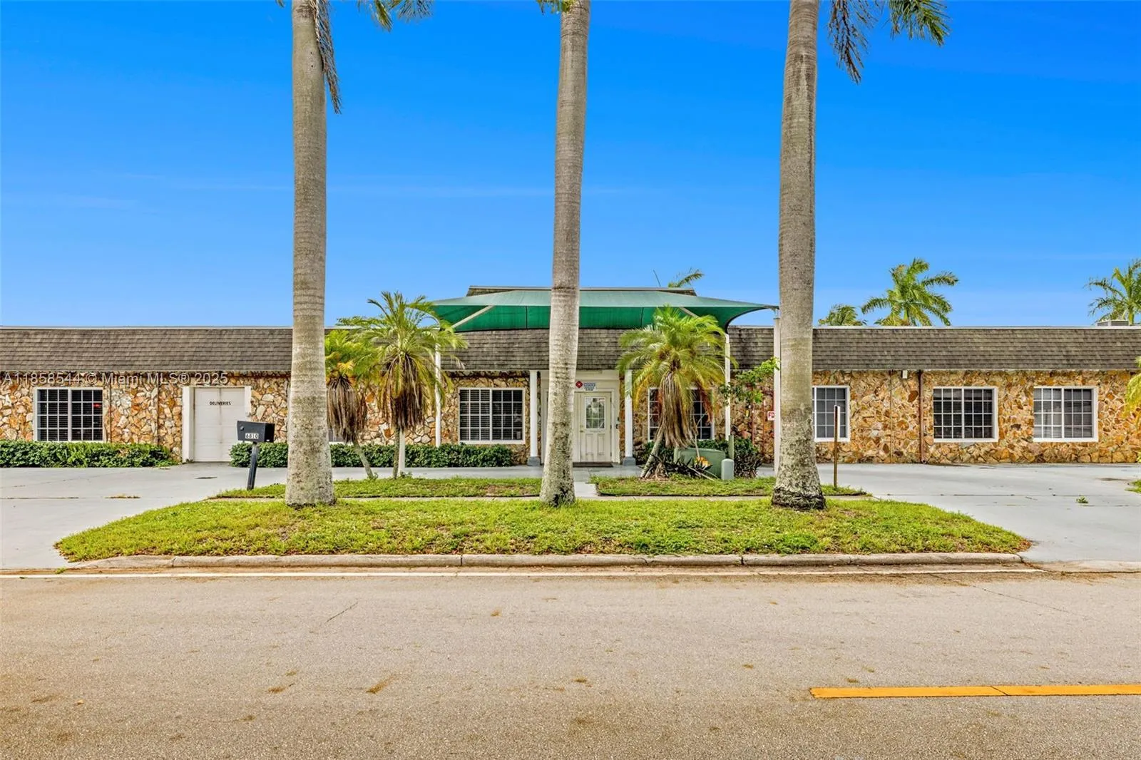 6810 SW 7th St, Margate FL 33068