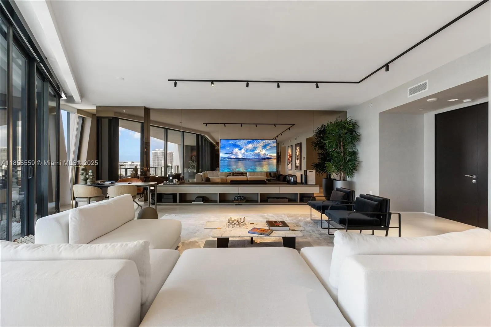 1000 Biscayne Blvd # 3502, Miami FL 33132