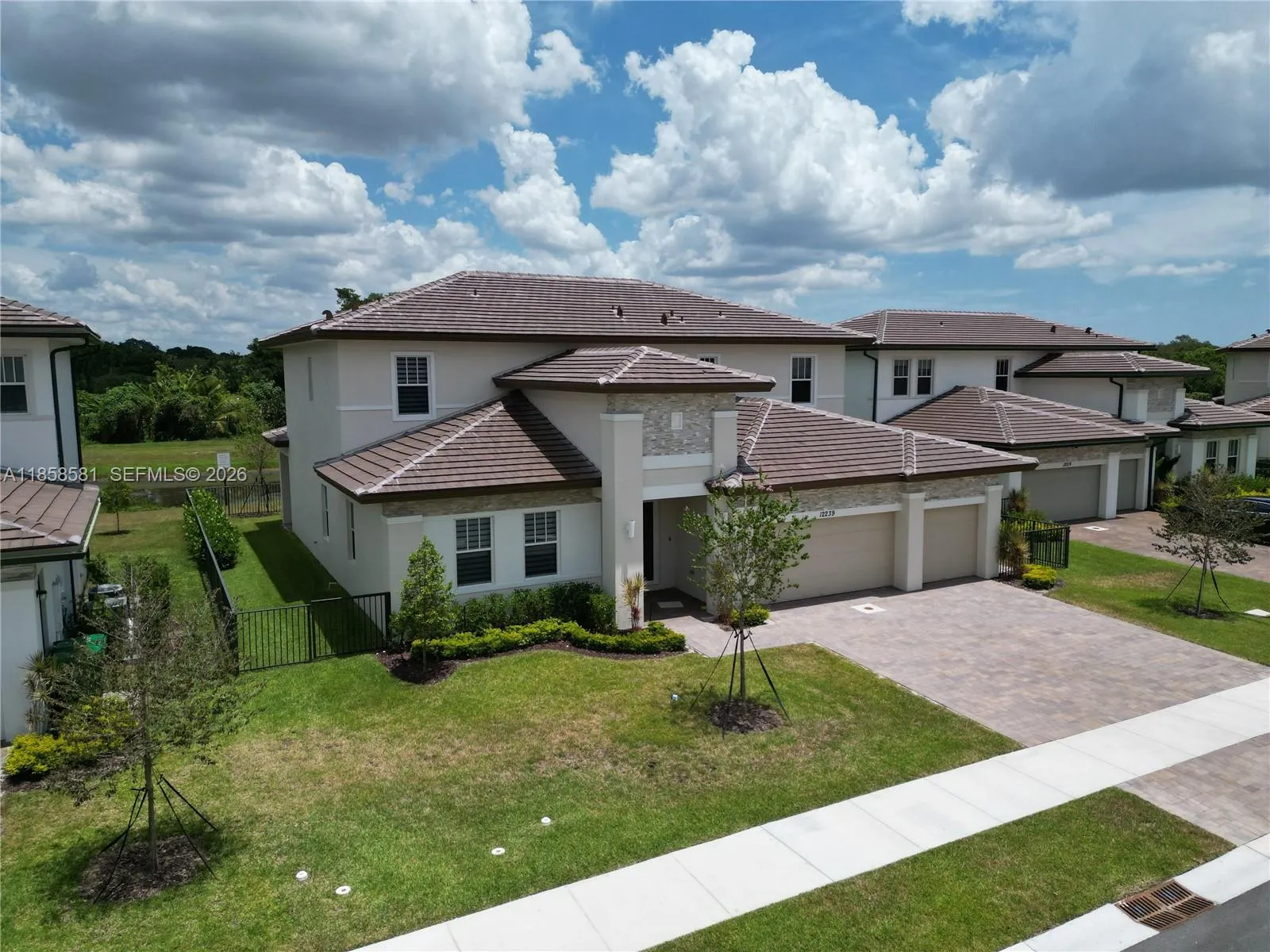12239 SW 43rd St, Davie FL 33330