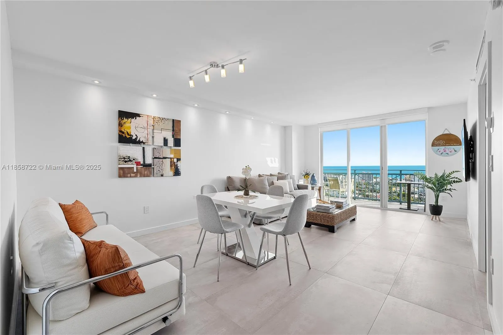 1 bedroom 1 bath for sale at 90 Alton Rd # 2505, Miami Beach FL 33139