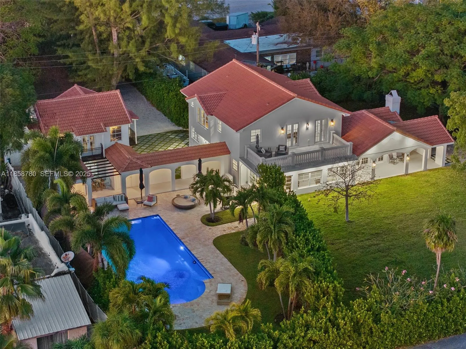 4 bedroom 5 bath for sale at 321 SW 1st Ave, Boynton Beach FL 33435