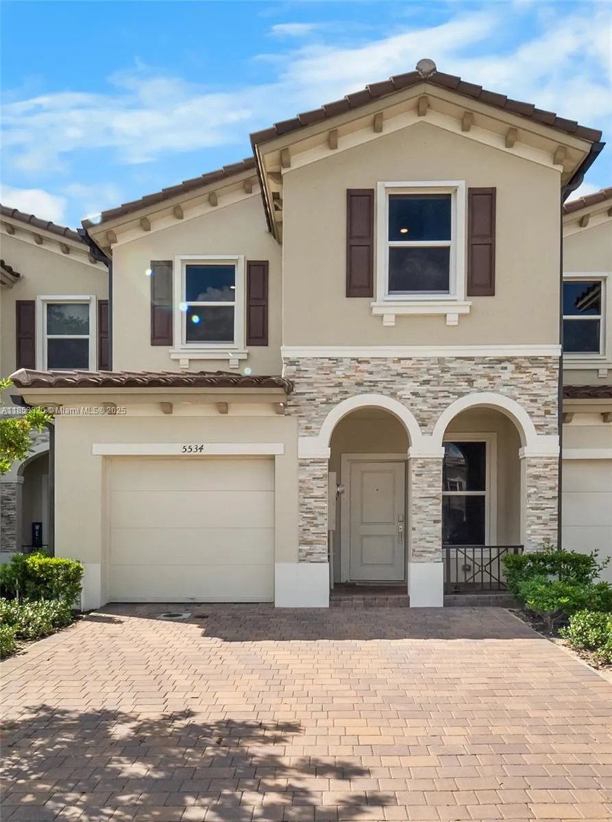 3 bedroom 2 bath for sale at 5534 NW 27th Pl # 1, Lauderhill FL 33313