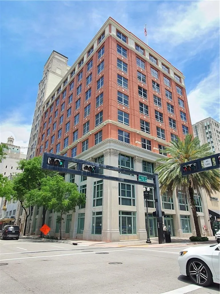 2 bedroom 1 bath for sale at 111 E Flagler St # 604, Miami FL 33131