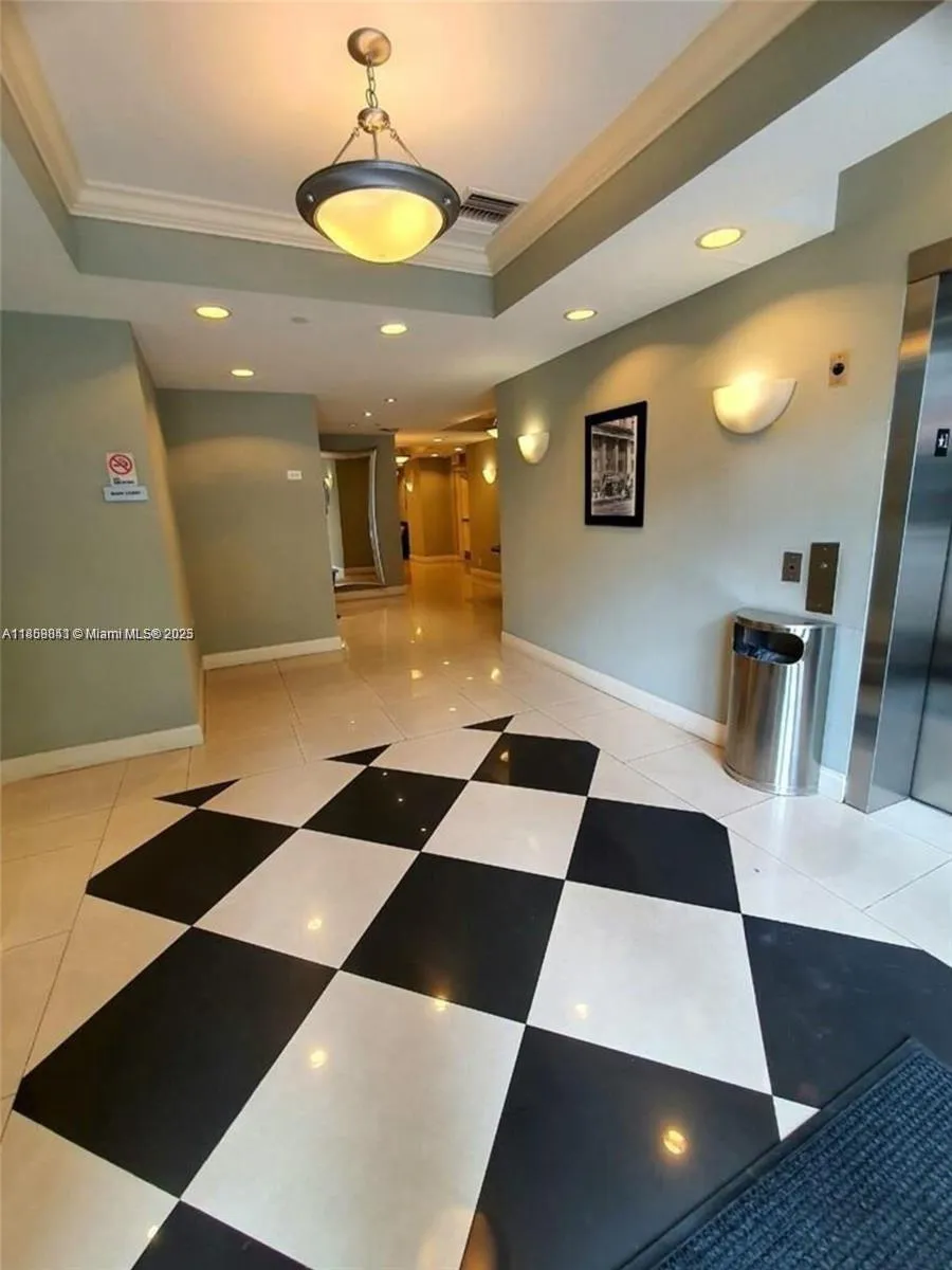 111 E Flagler St # 604, Miami FL 33131