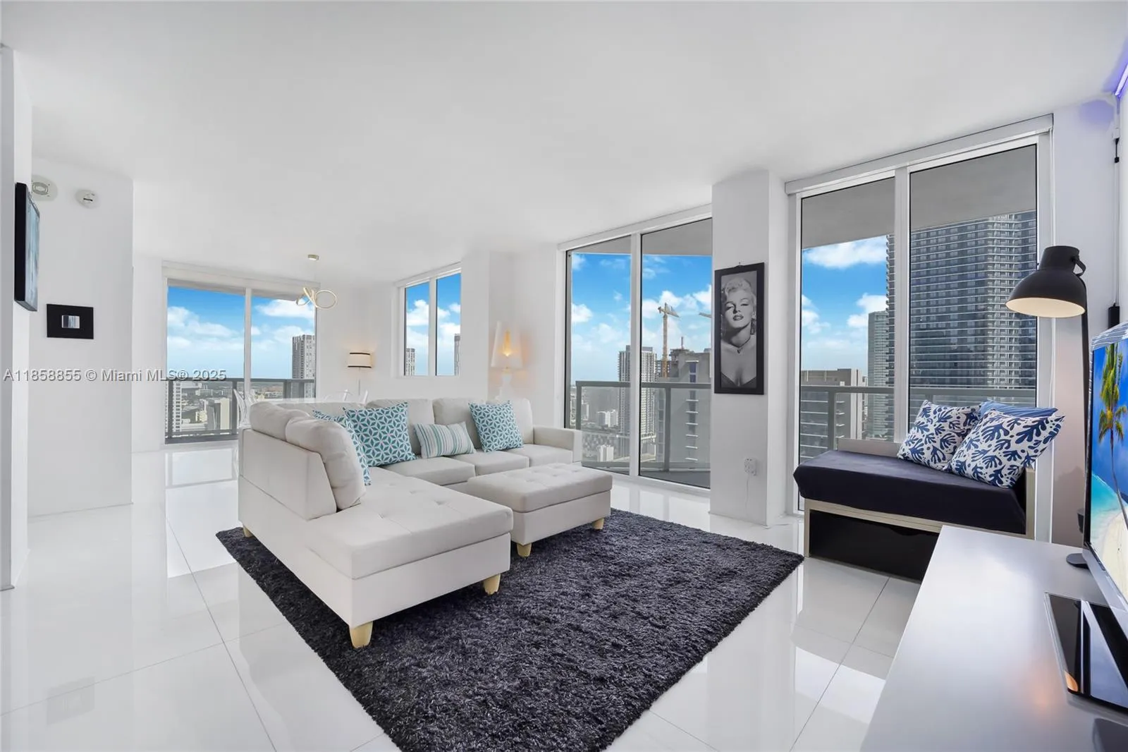 2 bedroom 2 bath for sale at 253 NE 2nd St # 3302, Miami FL 33132