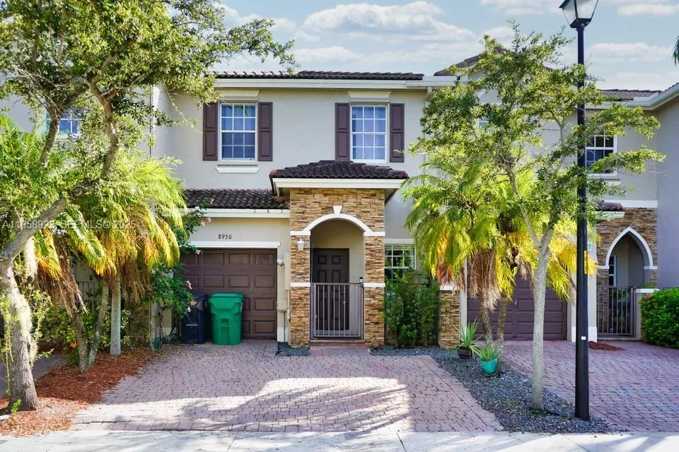 3 bedroom 3 bath for sale at 8930 SW 224th Ter, Cutler Bay FL 33190